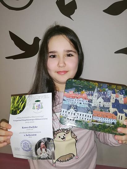 Korcz Zselyke - Hittan